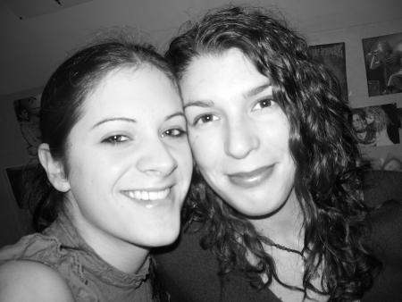 Ma Slo trop belle avec sa permanente trop la classe ^^ , et moi.
