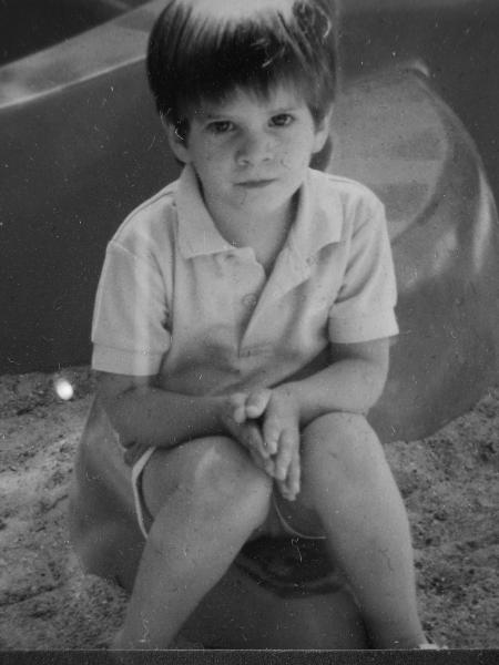 le petit garçon là ?? oui oui : c'est moi ^^
