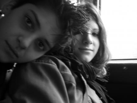 Will et Lucie dans la voiture