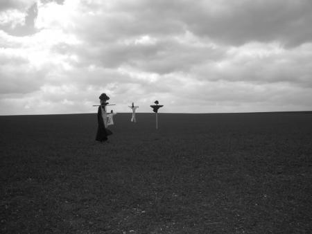 promenons-nous dans les chaamps pendant que le paysan n'y est paass..