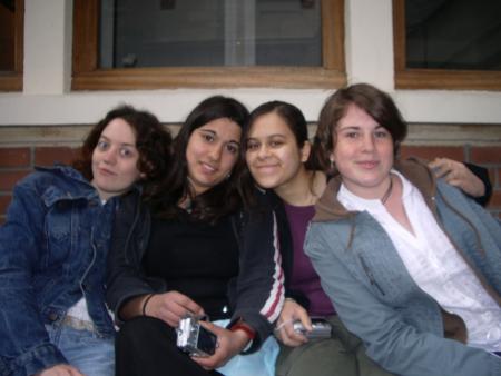 Amandine(TRUK), Céline(Tchou-tchou), Sandra et Shashoo ^^