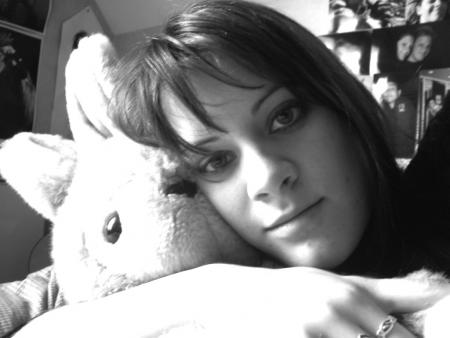 voilà mon ami de toujours ^^ le grand lapin gris