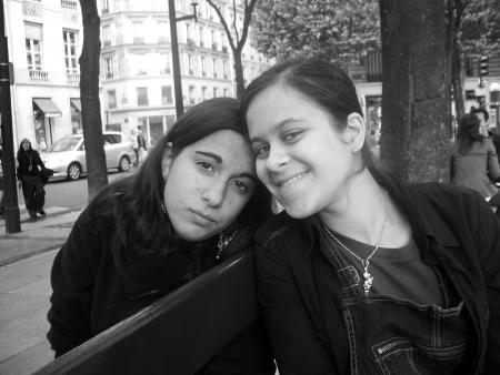 Céline et sandra ! sur la place St Sulpice..