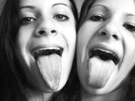2 bouffonnes ..^^