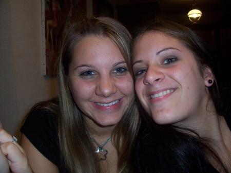 A part mes boutons sur le menton, on est super jolies ^^